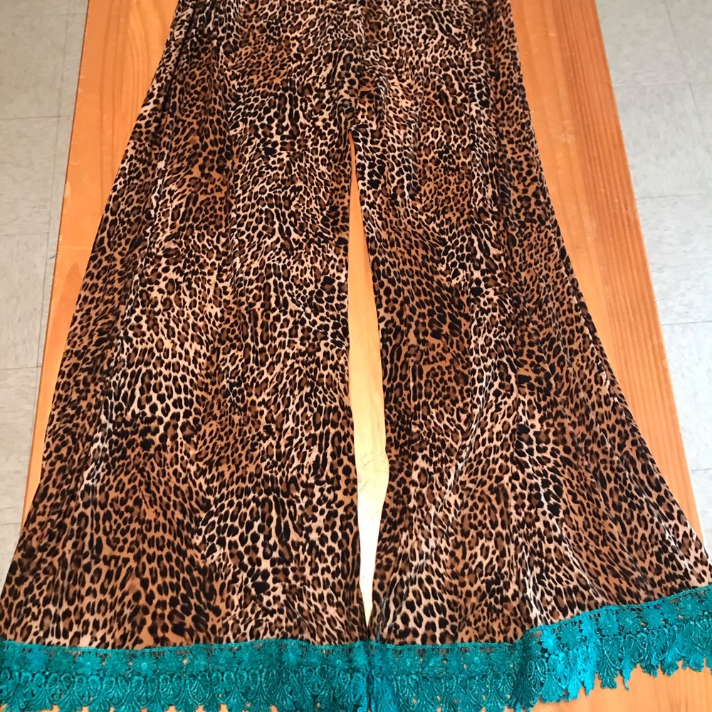 Women’s XL Cheetah Boutique pants
